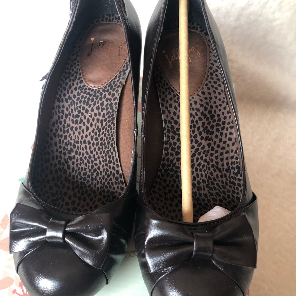 Jellypop Brown Round-Toe Heels with Bow Accent